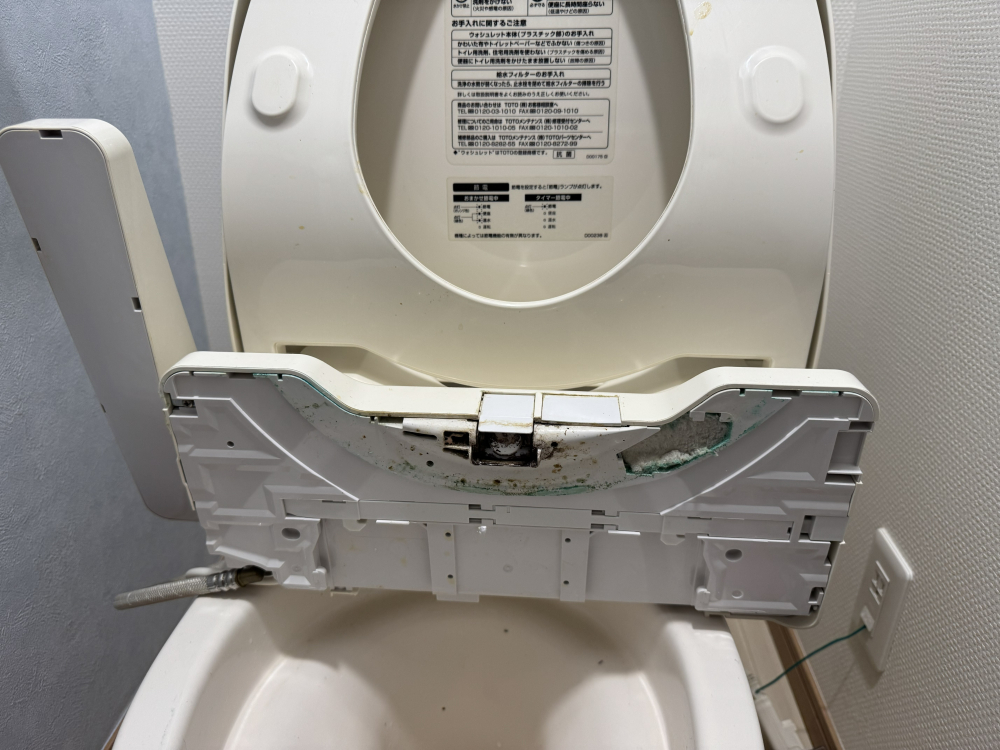 兵庫県明石市のトイレクリーニングの作業前1