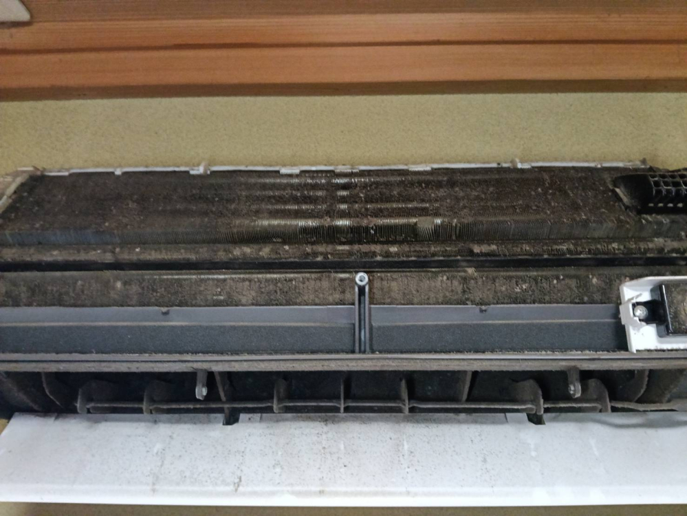 千葉県木更津市草敷の壁掛けエアコンの作業前1