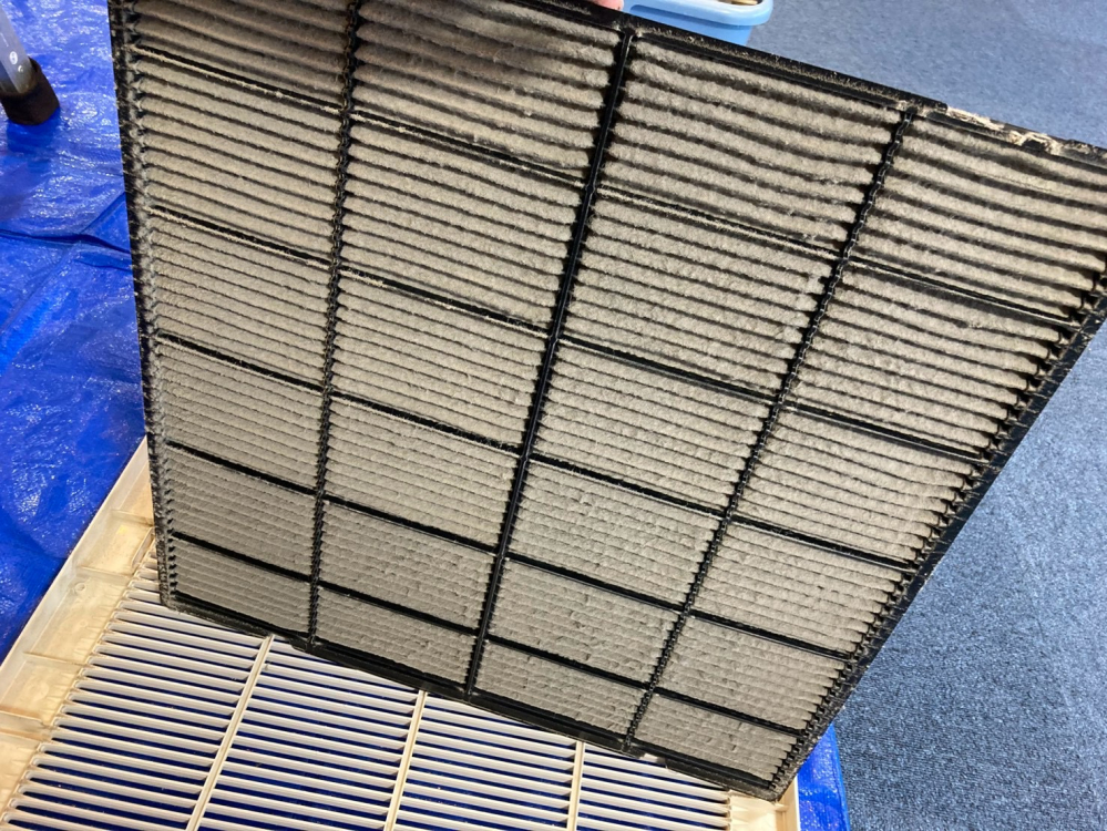 東京都西東京市ひばりが丘北の業務用天井埋め込みエアコンの作業前2