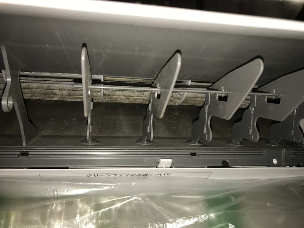 東京都小平市鈴木町のお掃除機能付きエアコンの作業前3