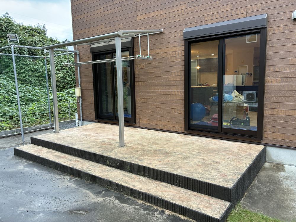 茨城県牛久市牛久町のベランダ・バルコニークリーニングの作業後2