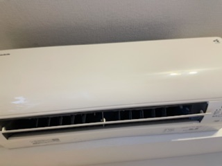 東京都目黒区本町の壁掛けエアコンの作業前1