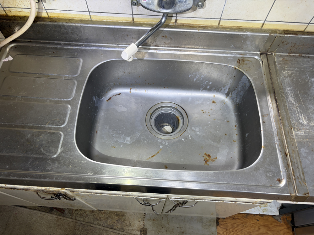 兵庫県川西市南花屋敷のレンジフードクリーニングの作業前3
