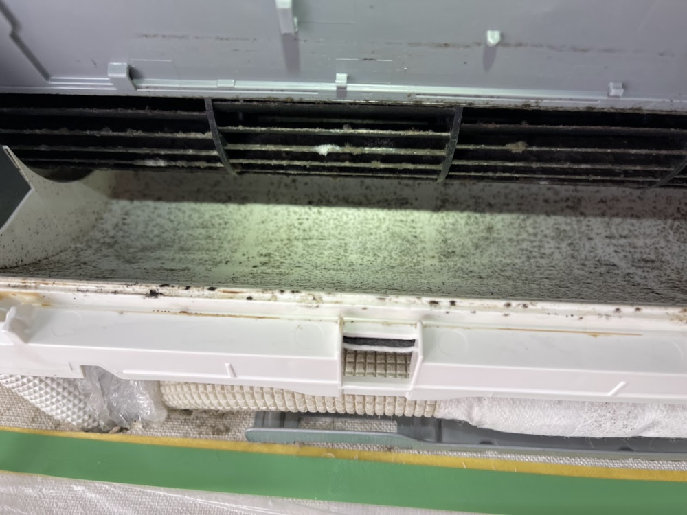 東京都豊島区の壁掛けエアコンの作業前2