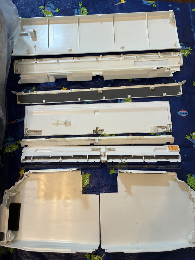 大阪府茨木市玉水町のお掃除機能付きエアコンの作業前2