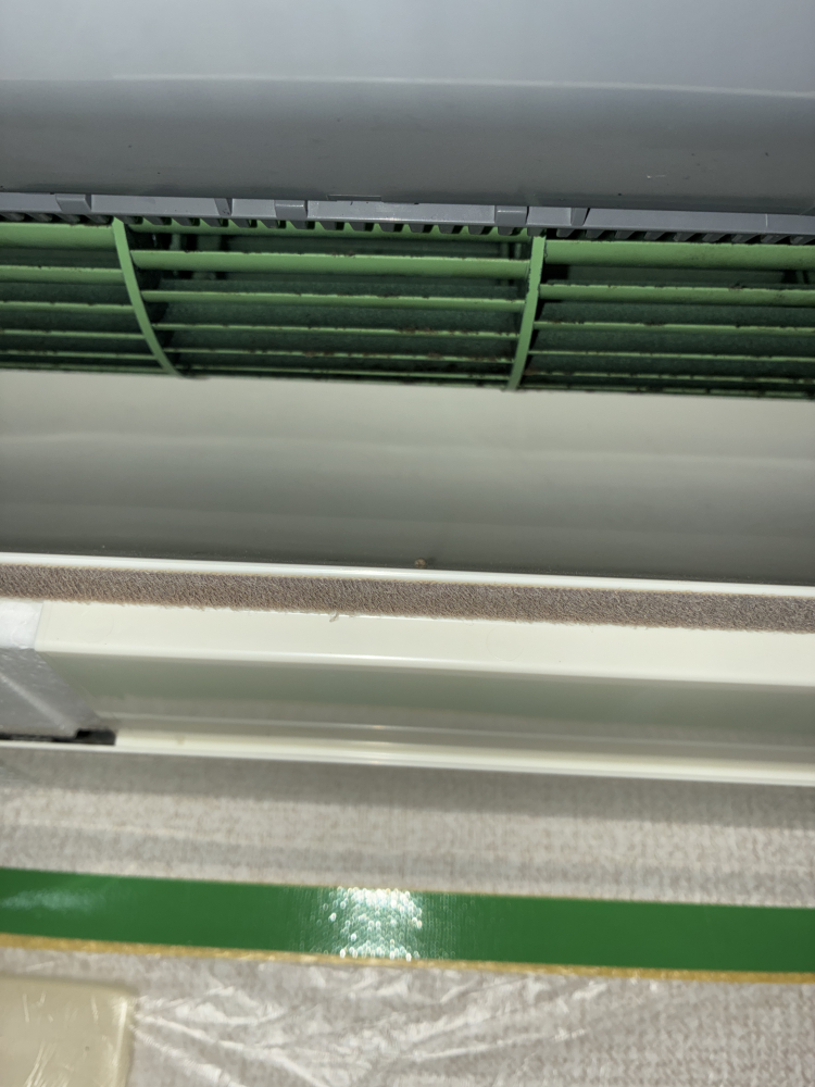 大阪府吹田市藤が丘の壁掛けエアコンの作業前1