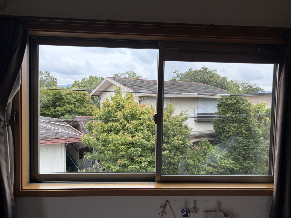 兵庫県川西市清和台東の窓ガラス・サッシクリーニングの作業後1
