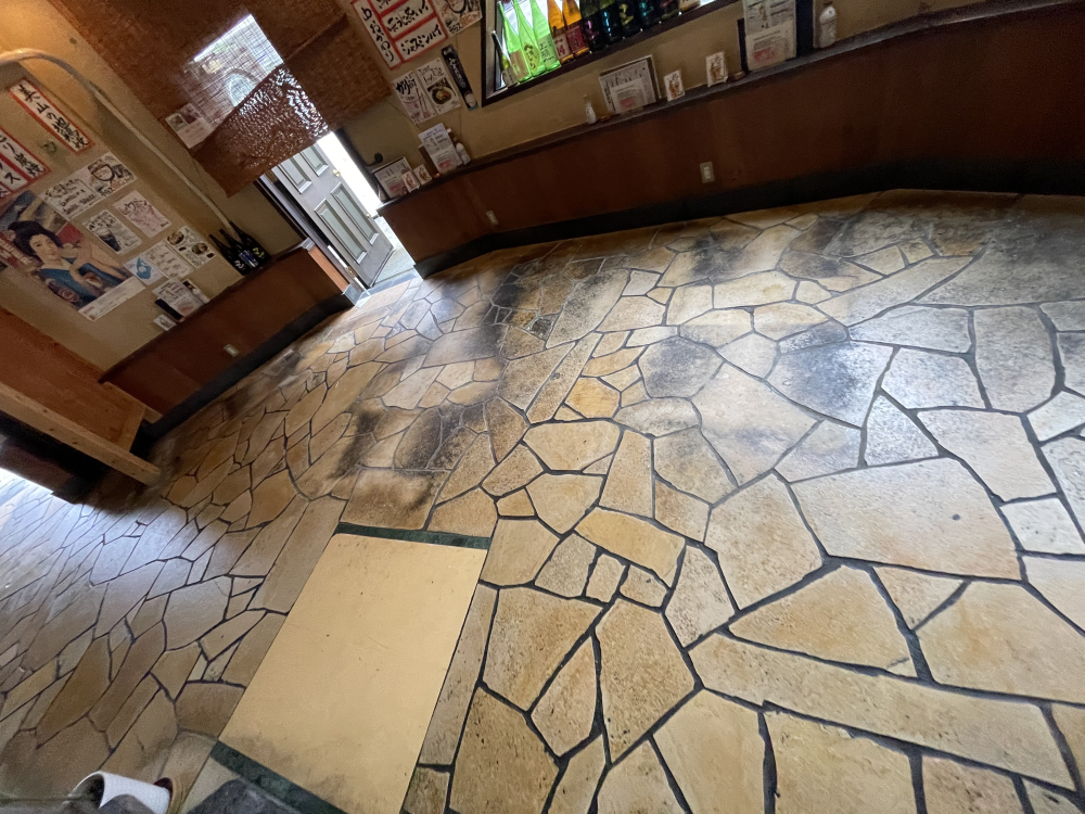 京都府京都市右京区太秦の店舗清掃の作業前1