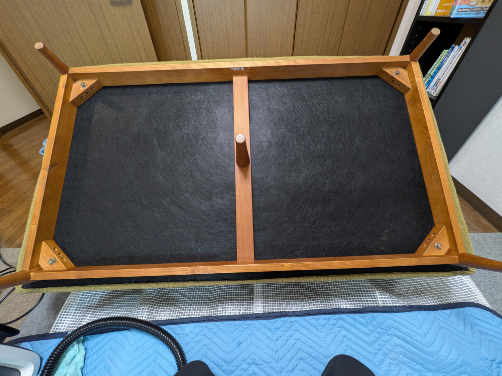 千葉県八千代市のソファクリーニングの作業前3