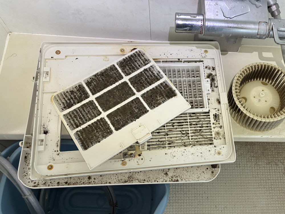 茨城県取手市の浴室乾燥機クリーニングの作業前2