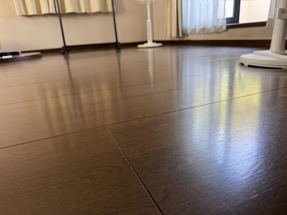 広島県廿日市市のフローリングクリーニングの作業前2
