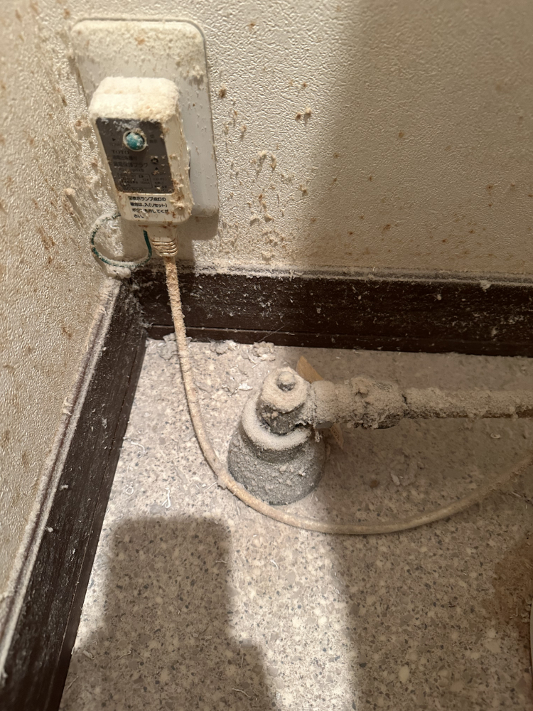 大阪府羽曳野市羽曳が丘西のトイレクリーニングの作業前1