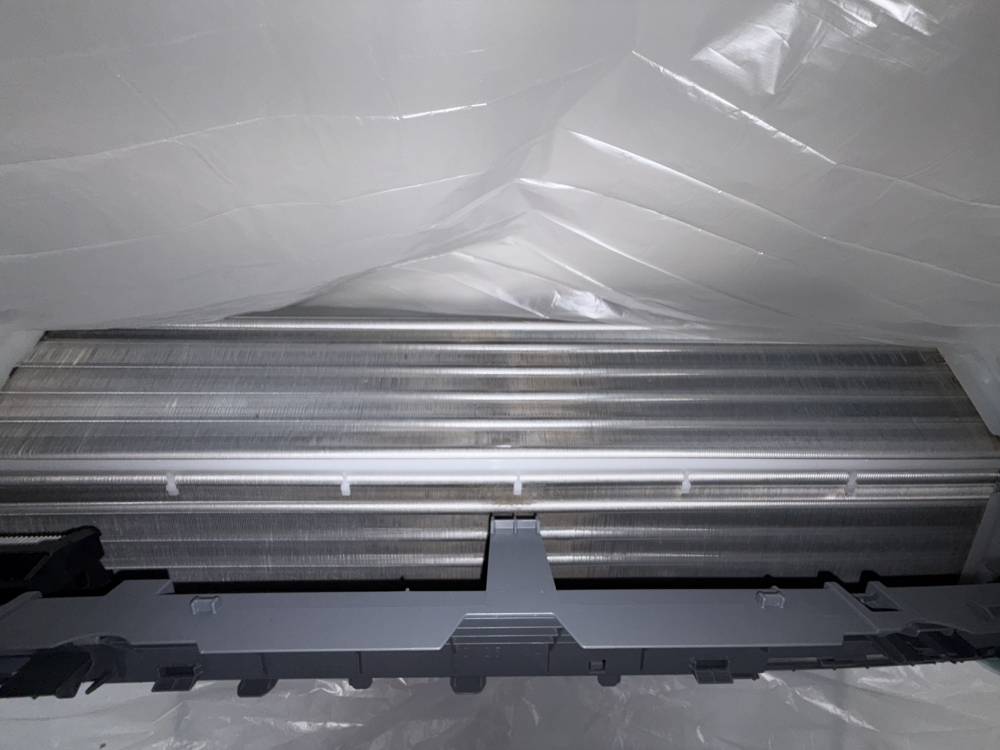 埼玉県狭山市のお掃除機能付きエアコンの作業前2