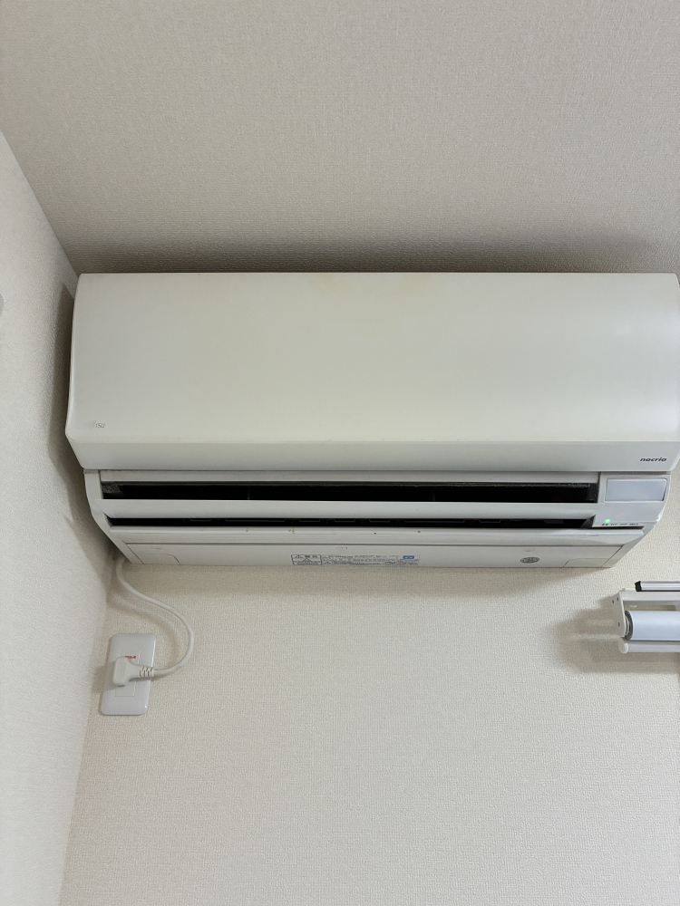 大阪府枚方市桜ヶ丘のお掃除機能付きエアコンの作業前1