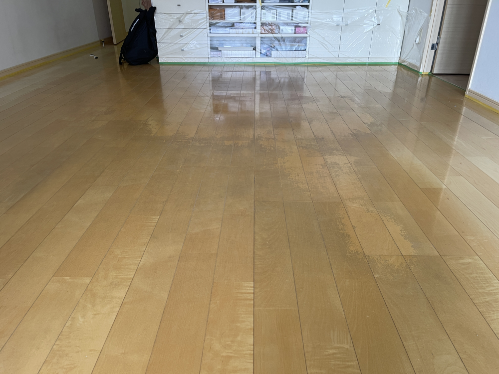 神奈川県横浜市戸塚区上倉田町のフローリングクリーニングの作業前1