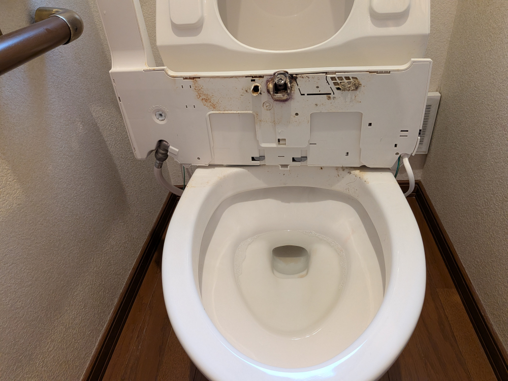 愛知県半田市のトイレクリーニングの作業前1