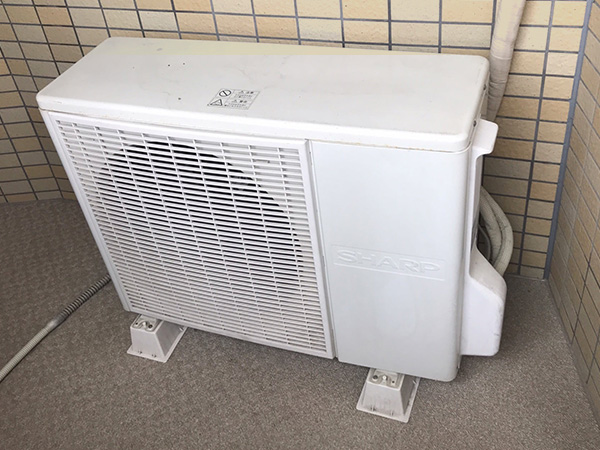 小型エアコン室外機