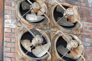 換気扇の頑固な油汚れのイメージ