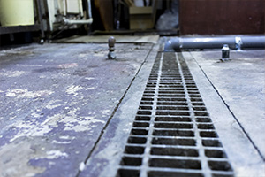 汚れた排水溝のイメージ