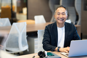 不安なスタッフのイメージ