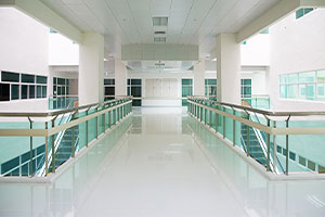 不安なスタッフのイメージ