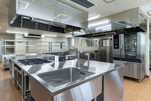 ケース② 飲食店 厨房／什器（ステンレス製品一式）の画像