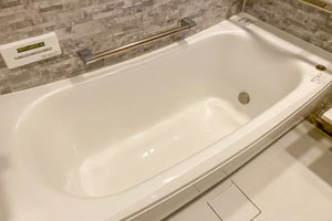 ケース① オフィスビル エントランス／床：大理石の画像