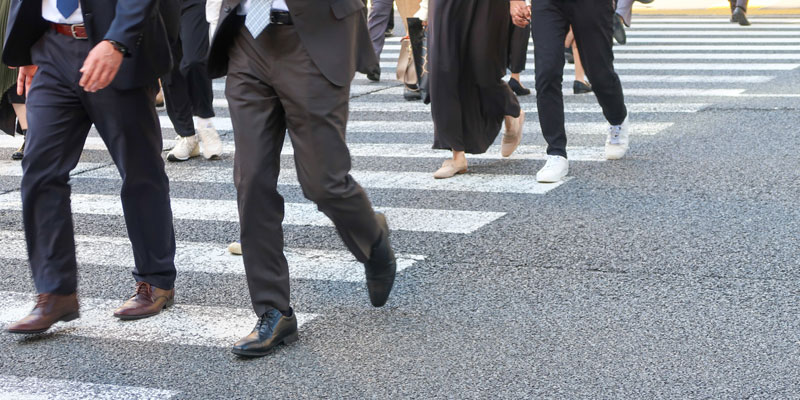 【2025年最新】残業が多い業界トップ10をランキング形式で紹介！「残業の法的な定義」や「残業がなぜダメなのか」も解説します！