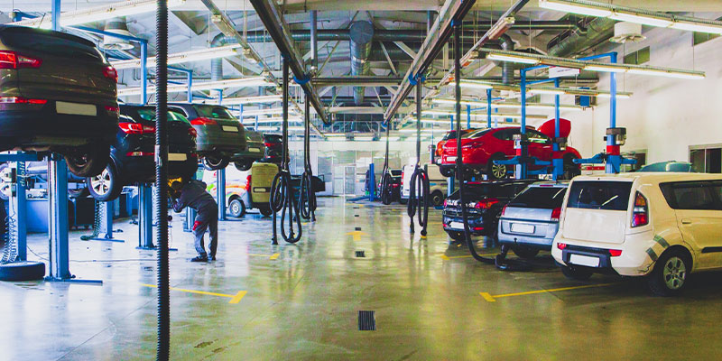 自動車工場閉鎖…経験を活かせる転職先は?|その後の人生を変える「経験の活かし方」と転職先リスト